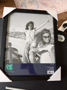 Room Essentials Black 10 x13 Photo Frame. New